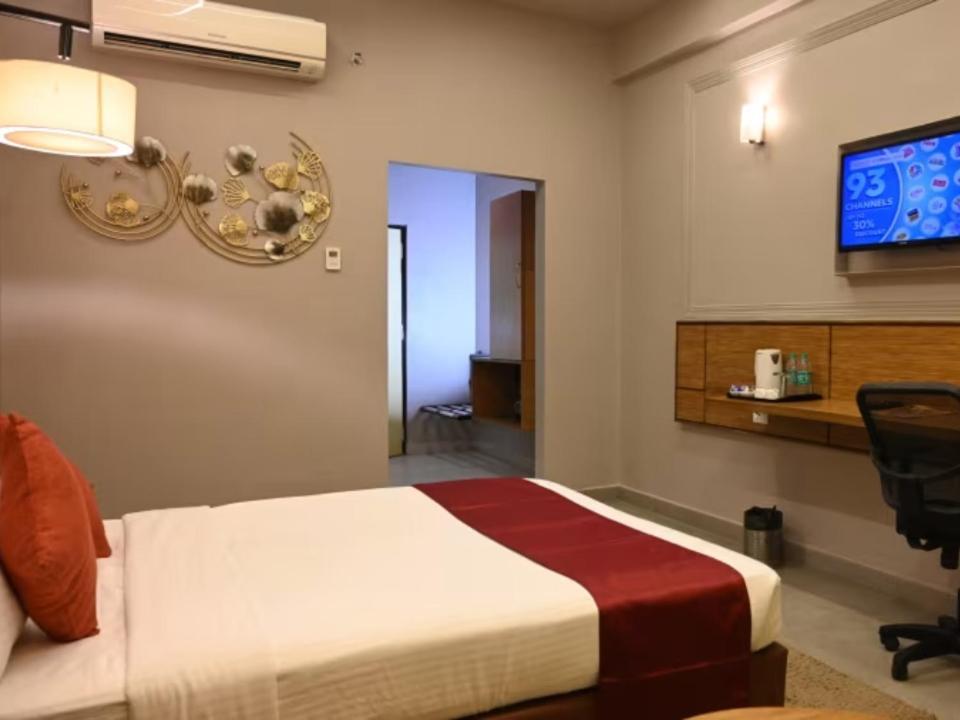 Max Hotels Allāhābād Junction Екстериор снимка